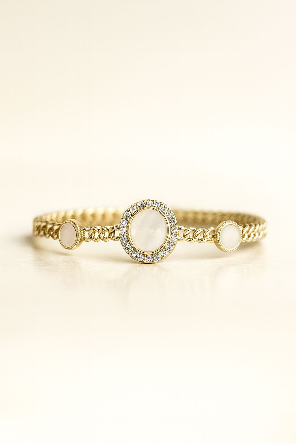 Brazalete Turco "Halo de Nácar"